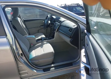 2016 Toyota Camry Le z USA, uszkodzony, nr VIN 4T4BF1FK6GR533738